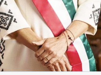 Lady Manos de Estómago